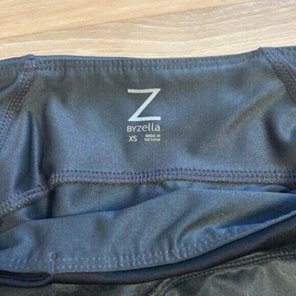 Zella Black and Gray Leggings - Picture 2 of 2